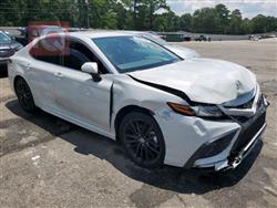 تۆیۆتا کامری